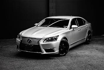 140,000 Km, Sedan, 4600 cc, Petrol engine, Automatic