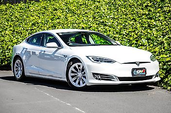 82,778 Km, Sedan, 0 cc, Electric engine, Automatic