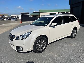 140,323 Km, Station Wagon, 2457 cc, Petrol engine, CVT