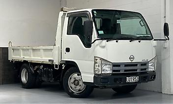 232,548 Km, Truck - Tip Truck, 2991 cc, Diesel engine, Manual