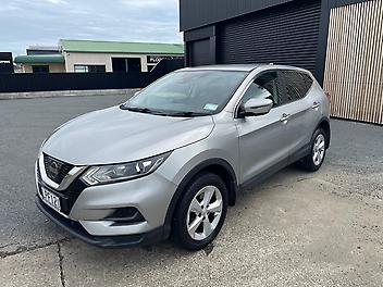 104,146 Km, SUV, 1997 cc, Petrol engine, CVT