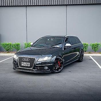 119,696 Km, Station Wagon, 2994 cc, Petrol engine, Automatic