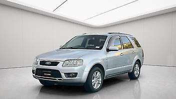 203,000 Km, Station Wagon, 3984 cc, Petrol engine, Automatic