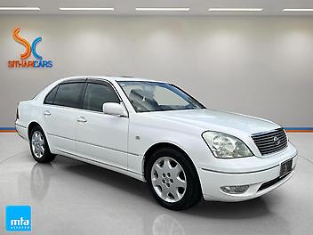 67,806 Km, Sedan, 4292 cc, Petrol engine, Auto