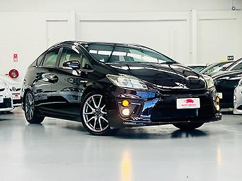 106,017 Km, Sedan, 1797 cc, Hybrid engine, Automatic