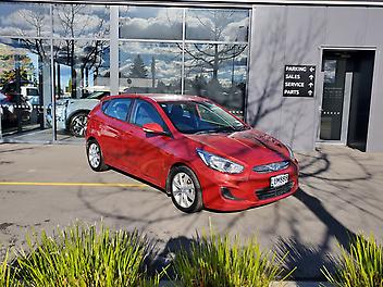 124,500 Km, Hatchback, 159191 cc, Petrol engine, 4-gear automatic