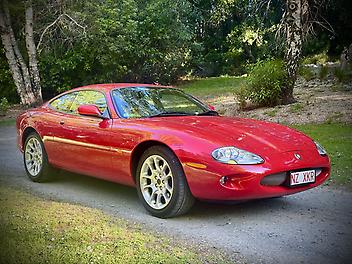 28,955 Km, Coupe, 3996 cc, Petrol engine, Automatic