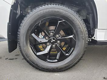 137,903 Km, Utility, 2442135 cc, Diesel engine, 6-gear manual