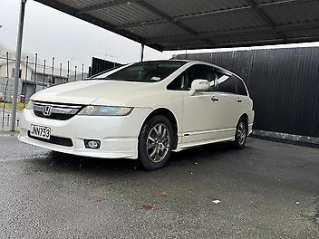 230,250 Km, Station Wagon, 2350 cc, Petrol engine, Automatic