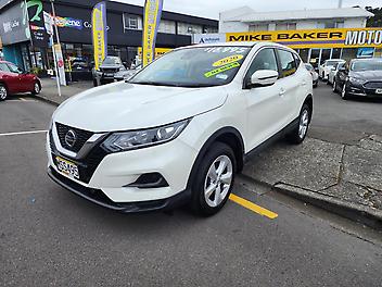 140,355 Km, Hatchback, 1997 cc, Petrol engine, Automatic