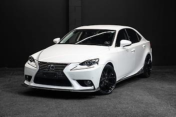 134,651 Km, Sedan, 2493 cc, Hybrid engine, Automatic