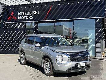 126,900 Km, RV/SUV, 2488135 cc, Petrol engine, CVT