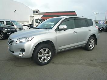 158,000 Km, RV/SUV, 2400 cc, Petrol engine, automatic