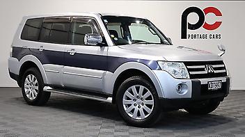 175,740 Km, Station Wagon, 3820 cc, Petrol engine, Automatic