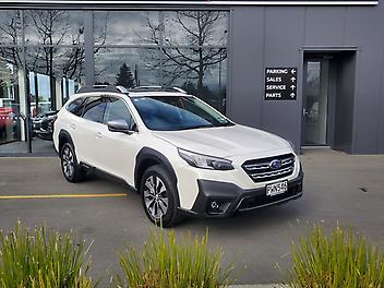 43,777 Km, RV/SUV, 2387183 cc, Petrol engine, CVT