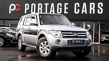 144,558 Km, Station Wagon, 3200 cc, Diesel engine, Automatic