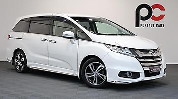 135,820 Km, People Movers, 2356 cc, Petrol engine, Automatic