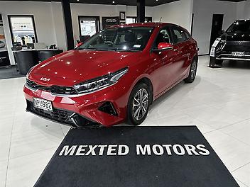 41,000 Km, Hatchback, 1999 cc, Petrol engine, 6 Speed Auto