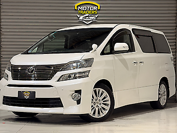 106,576 Km, Van, 2400 cc, Petrol engine, Automatic