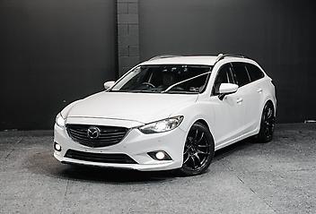 135,014 Km, Station Wagon, 2488 cc, Petrol engine, Automatic