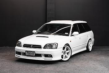101,080 Km, Station Wagon, 1990 cc, Petrol engine, Manual