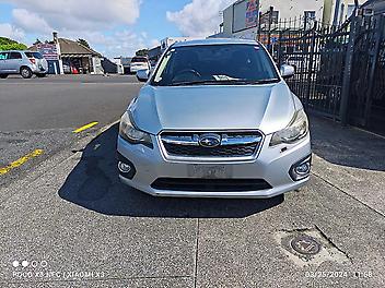 122,000 Km, Station Wagon, 2000 cc, Petrol engine, Automatic