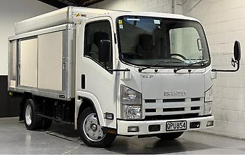 103,000 Km, Truck - Box Body, 2990 cc, Diesel engine, Auto