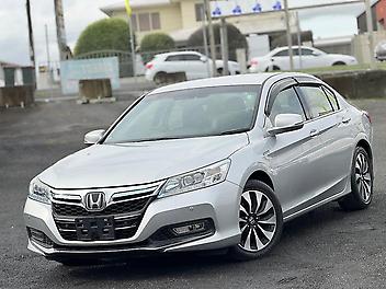 66,000 Km, Sedan, 2000 cc, Petrol - Hybrid engine, Automatic