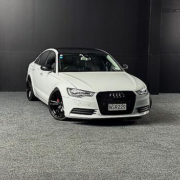 120,000 Km, Sedan, 2770 cc, Petrol engine, Automatic