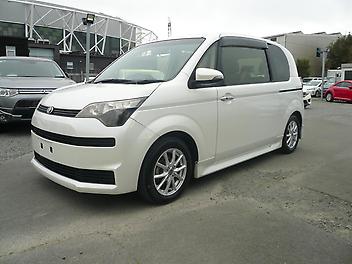 93,000 Km, Hatchback, 1500 cc, Petrol engine, automatic