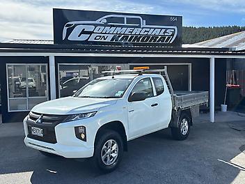 79,864 Km, Ute, 2442 cc,  engine, Auto