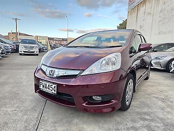 103,800 Km, StationWagon, 1339 cc, Hybrid engine, Automatic