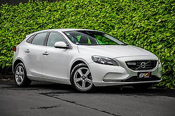 40,880 Km, Hatchback, 1600 cc, Petrol engine, Automatic 40,880 Km, Hatchback, 1600 cc, Petrol engine, Automatic