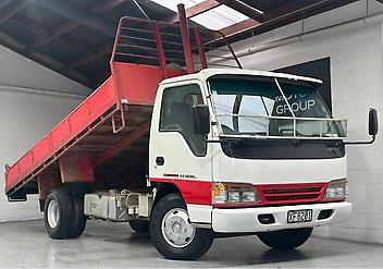 152,000 Km, Truck - Tip Truck, 4334 cc, Diesel engine, Manual