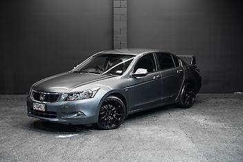 146,000 Km, Sedan, 3471 cc, Petrol engine, Automatic