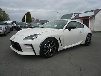 50 Km, Coupe, 2400 cc, Petrol engine, 6-Speed Manual 50 Km, Coupe, 2400 cc, Petrol engine, 6-Speed Manual