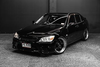 135,000 Km, Sedan, 1998 cc, Petrol engine, Automatic