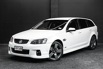 173,000 Km, Station Wagon, 3564 cc, Petrol engine, Automatic