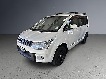 155,500 Km, Station Wagon, 2267 cc, Diesel engine, 6 Speed Auto