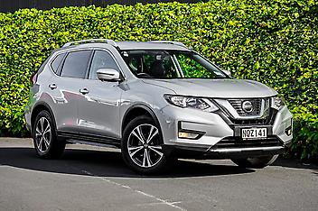 147,571 Km, 4WD, 2500 cc, Petrol engine, Automatic