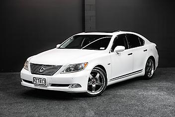 119,000 Km, Sedan, 4600 cc, Petrol engine, Tiptronic