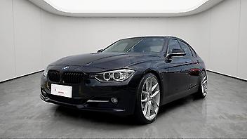 151,300 Km, Sedan, 1990 cc, Petrol engine, Automatic