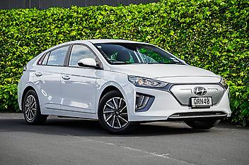 44,839 Km, Hatchback, 0 cc, Electric engine, Automatic