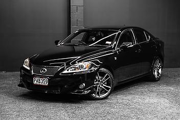 113,000 Km, Sedan, 2490 cc, Petrol engine, Tiptronic