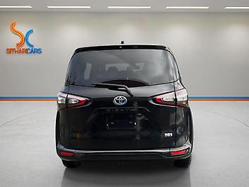110,482 Km, Station Wagon, 1500 cc, Hybrid engine, Auto