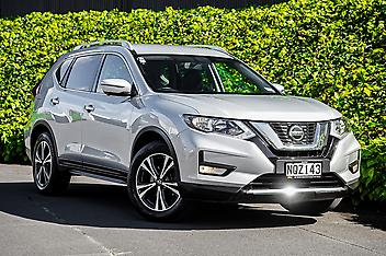 108,819 Km, 4WD, 2500 cc, Petrol engine, Automatic