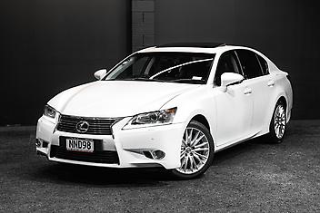 87,000 Km, Sedan, 3456 cc, Petrol engine, Tiptronic