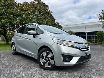 84,586 Km, Hatchback, 1500 cc, Hybrid engine, Automatic
