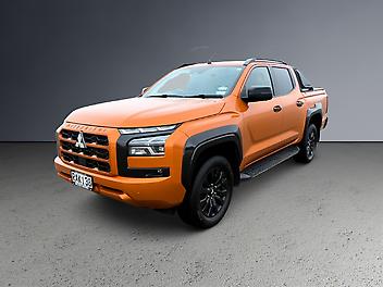 31,000 Km, Ute, 2442 cc, Diesel engine, 6 Speed Auto