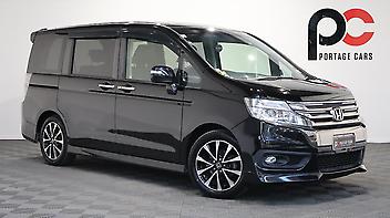 123,930 Km, People Movers, 1997 cc, Petrol engine, Automatic